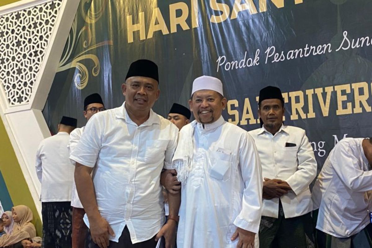 Harda-Danang berkomitmen percepat Perda Pesantren bersama partai pengusung