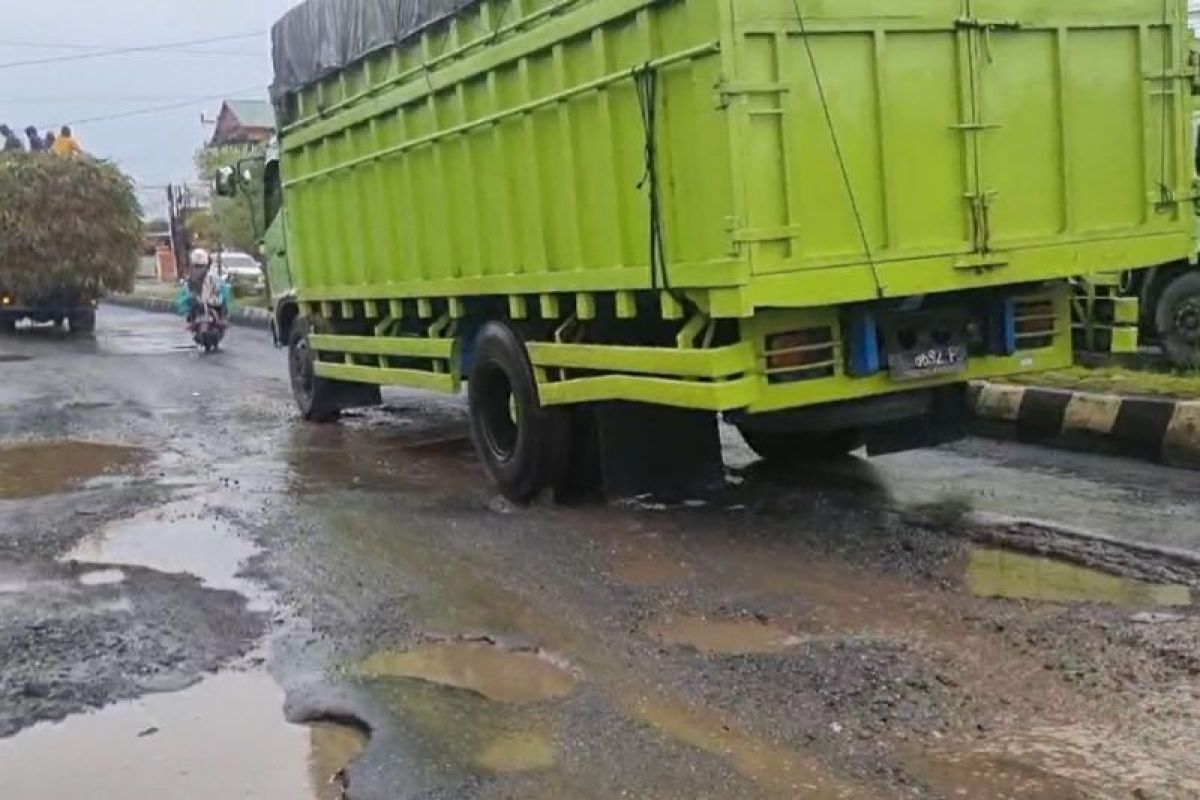 Pemprov Lampung ajak pengusaha jaga jalan, kurangi kendaraan ODOL