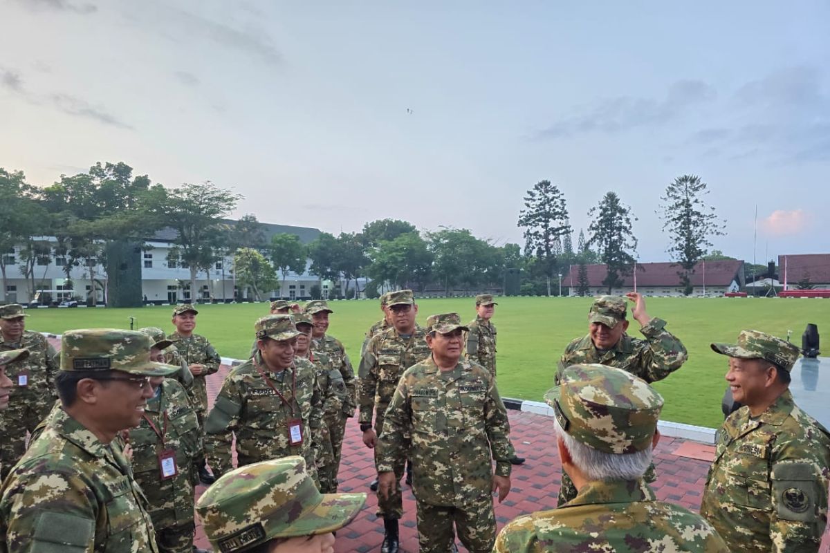 President Prabowo kicks off Cabinet retreat at Military Academy