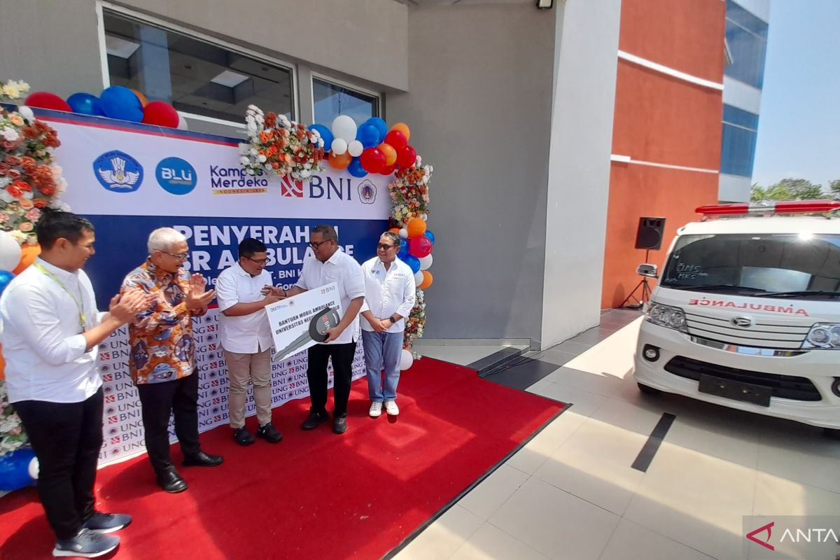 Kampus UNG terima Program CSR berupa mobil ambulans dari BNI