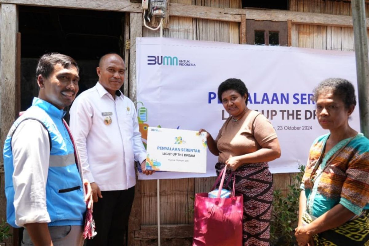 PLN NTT sebut Program 'Light Up The Dream' wujudkan energi berkeadilan