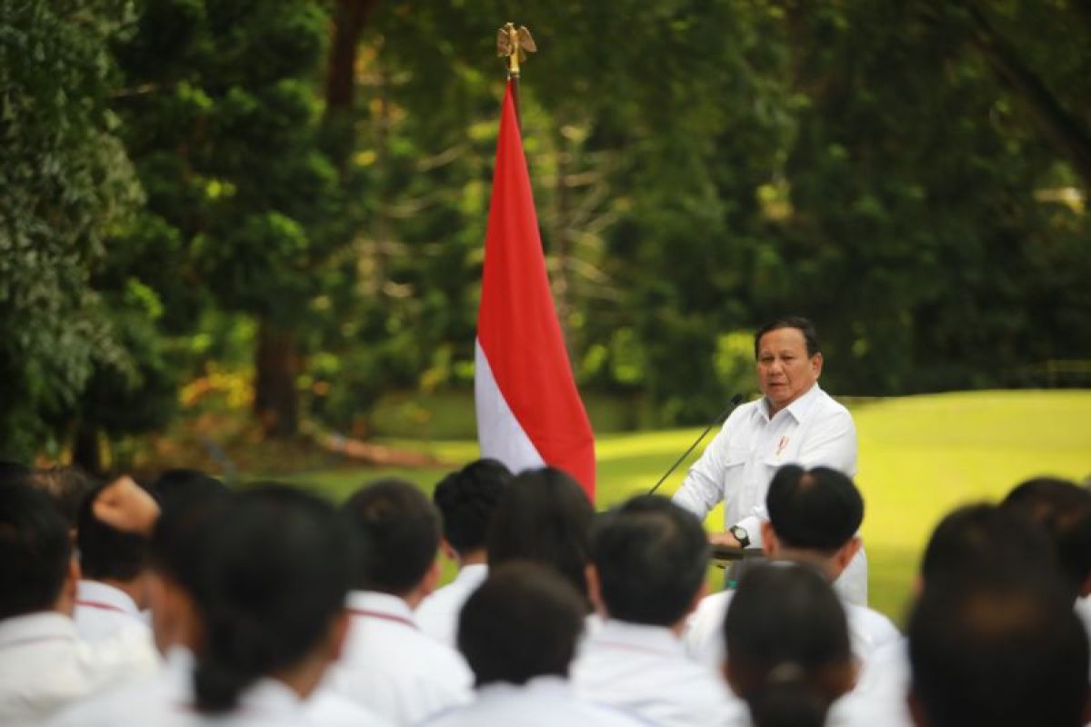 Cabinet retreat not intended to be militaristic, says Prabowo