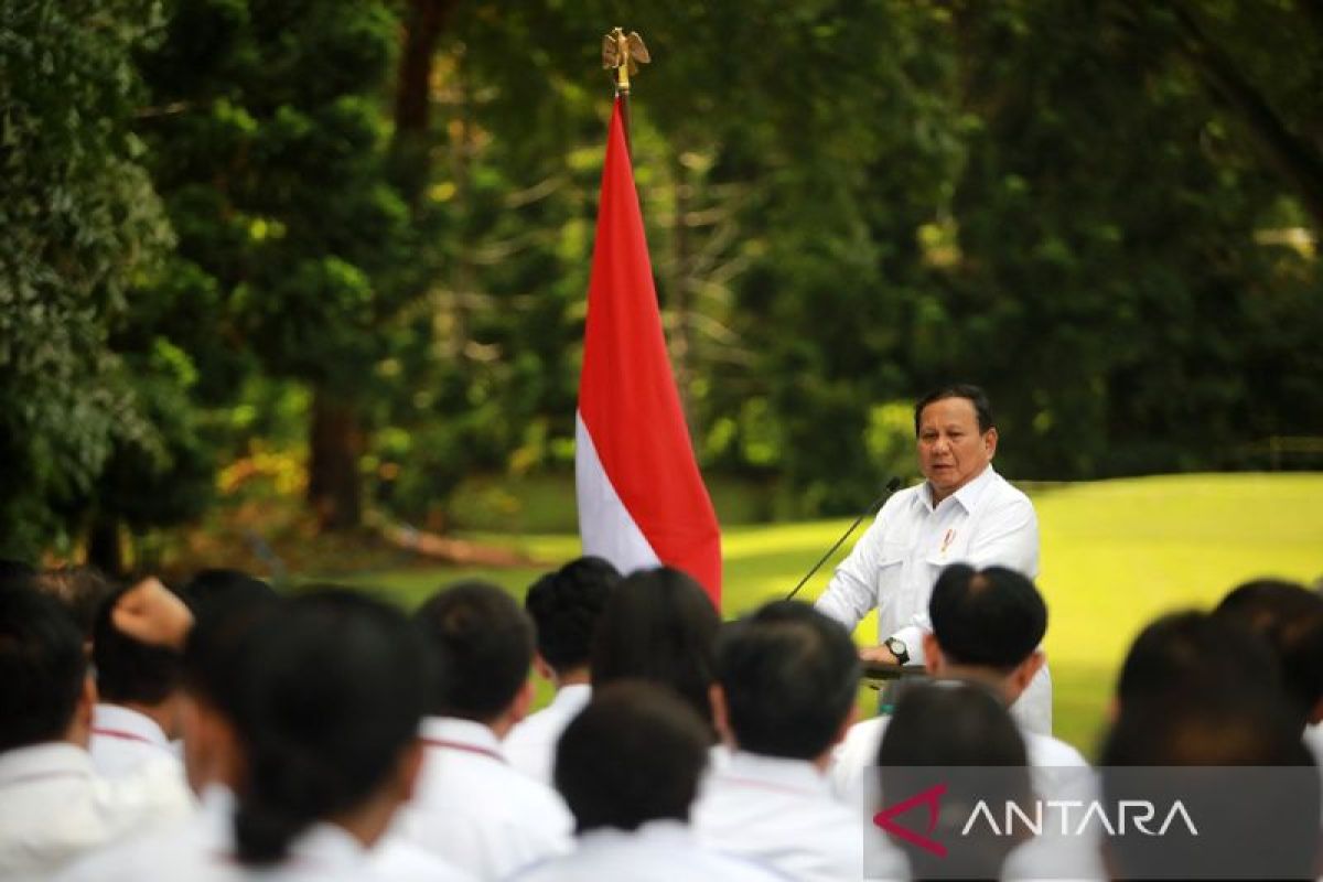 Cabinet retreat not intended to be militaristic, says Prabowo