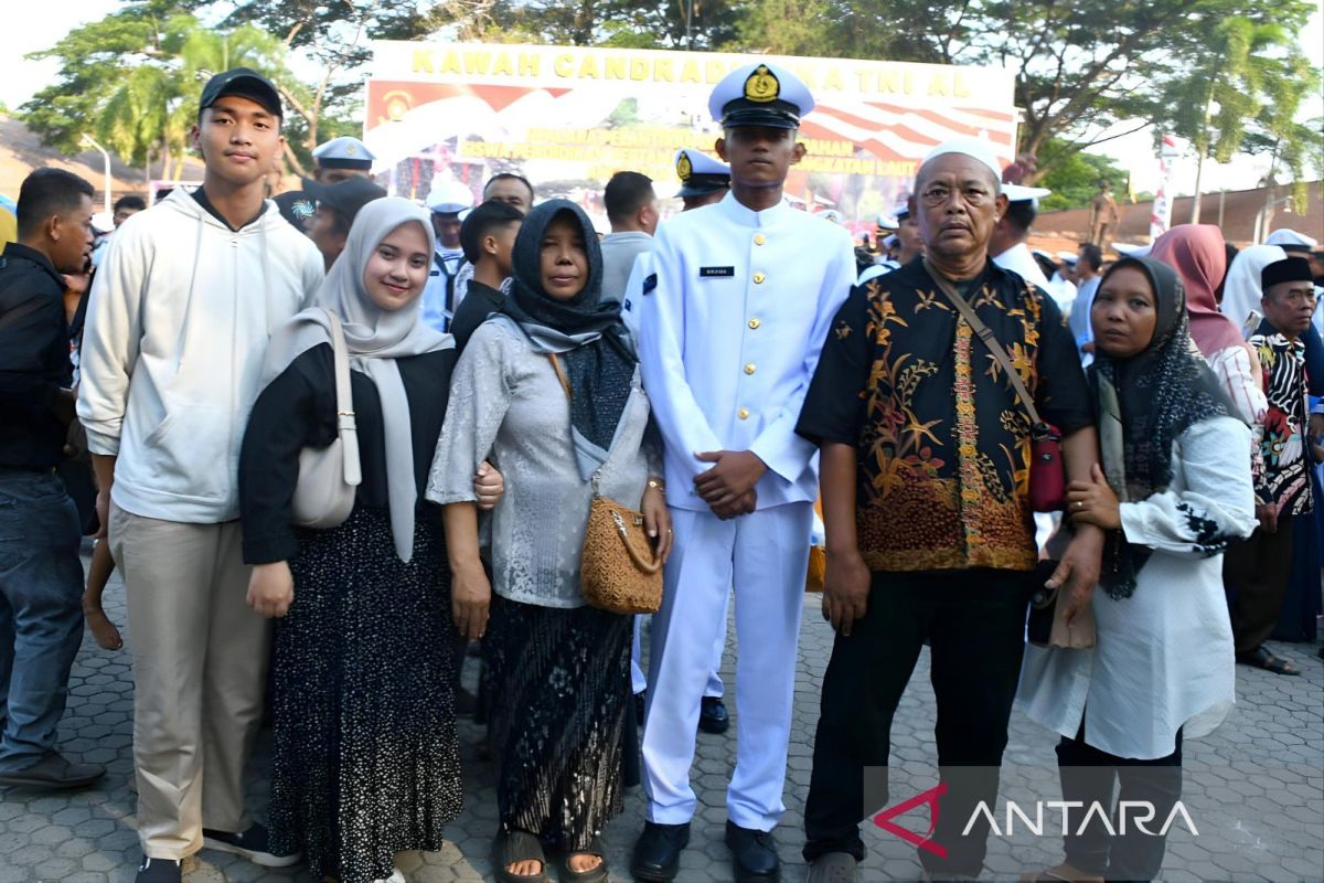 Putra asal Ngawi jadi lulusan terbaik siswa Dikmata TNI AL 44/1