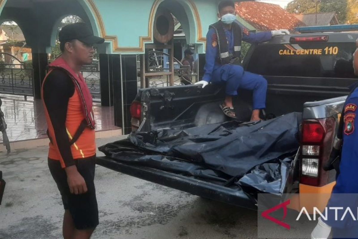 Tim SAR gabungan berhasil temukan penambang timah tenggelam di Teluk Limau Bangka Barat