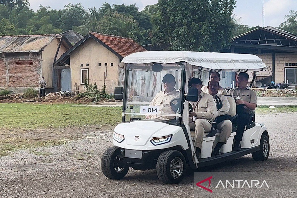 Prabowo visits nutritious meal service unit in Magelang