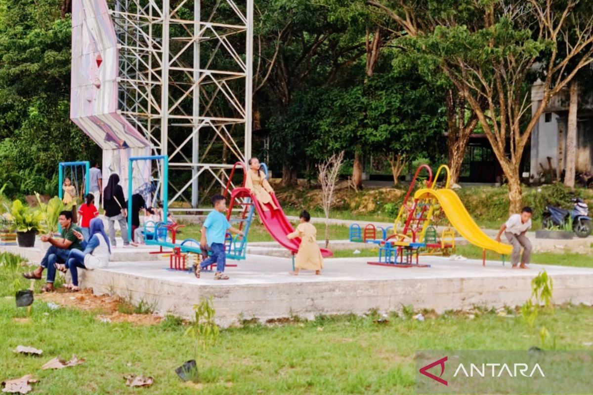 Taman Bermain Anak di Komplek Perkantoran Pemkab Abdya Kembali Menjadi Ramai