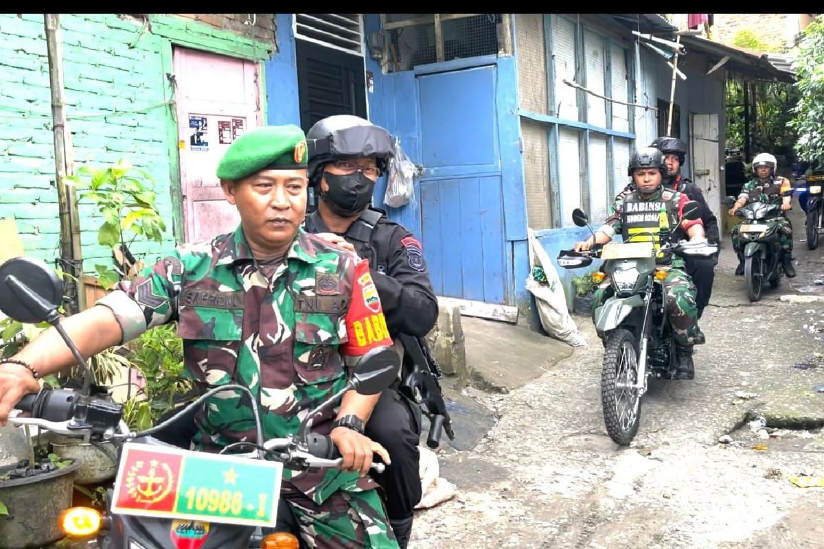 Brimob Polda Sumut-TNI tingkatkan patroli untuk keamanan di Medan