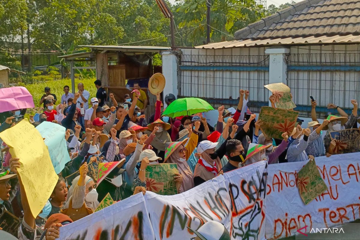 Warga tuntut penutupan pabrik pengelola limbah B3 di Tangerang