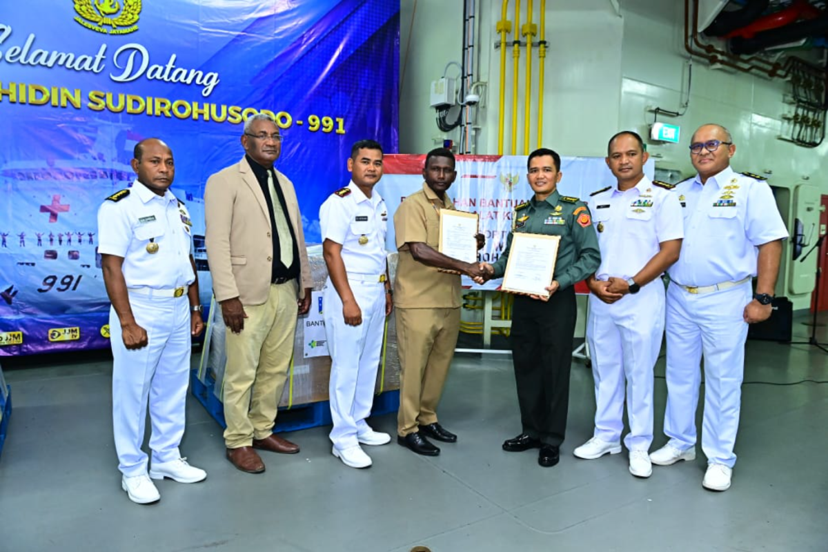 Satgas "Port visit 2024" salurkan bantuan obat-obatan kepada Solomon