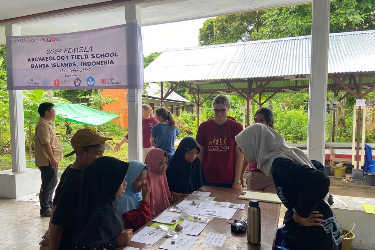 Pemsea-BRIN kolaborasi  sekolah lapangan arkeologi di Pulau Banda