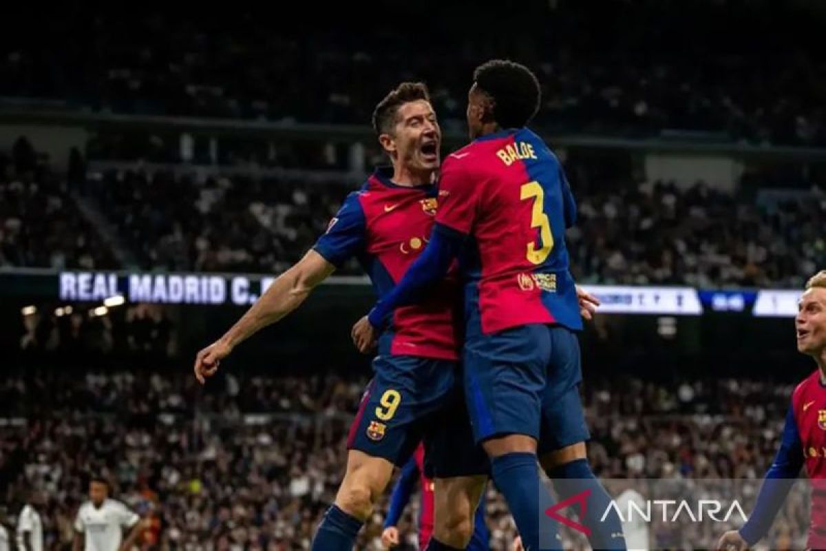 Barcelona permalukan Madrid 4-0 pada El Clasico pertama