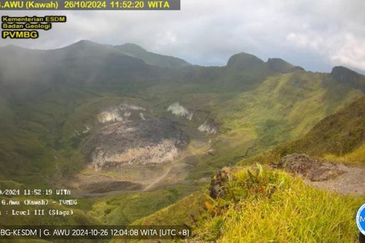 Level Siaga, warga diimbau tidak dekati kawah Gunung Awu