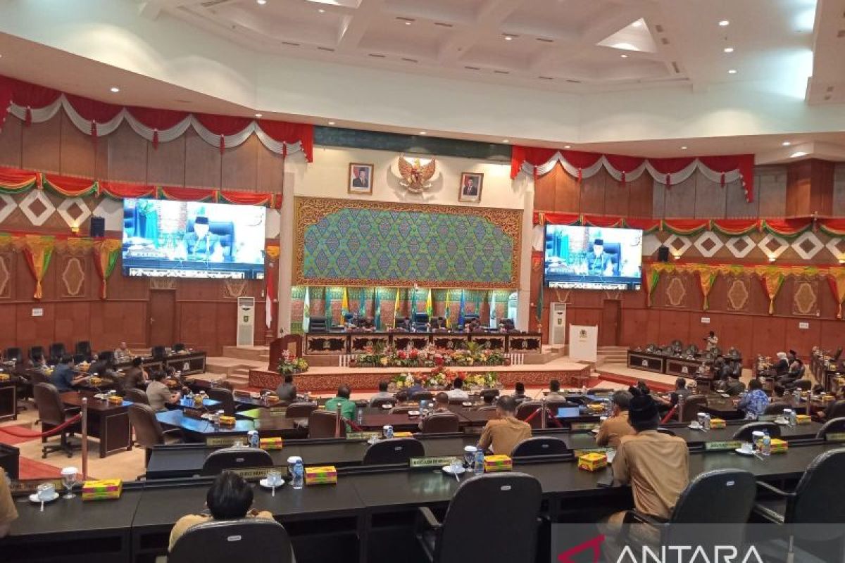 Alat kelengkapan DPRD Riau resmi dibentuk