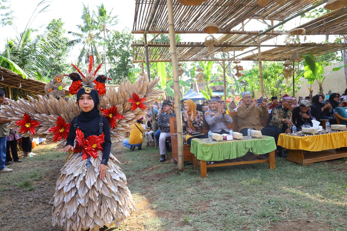 Bupati Banyuwangi apresiasi pameran aneka produk bambu Kampung Papring