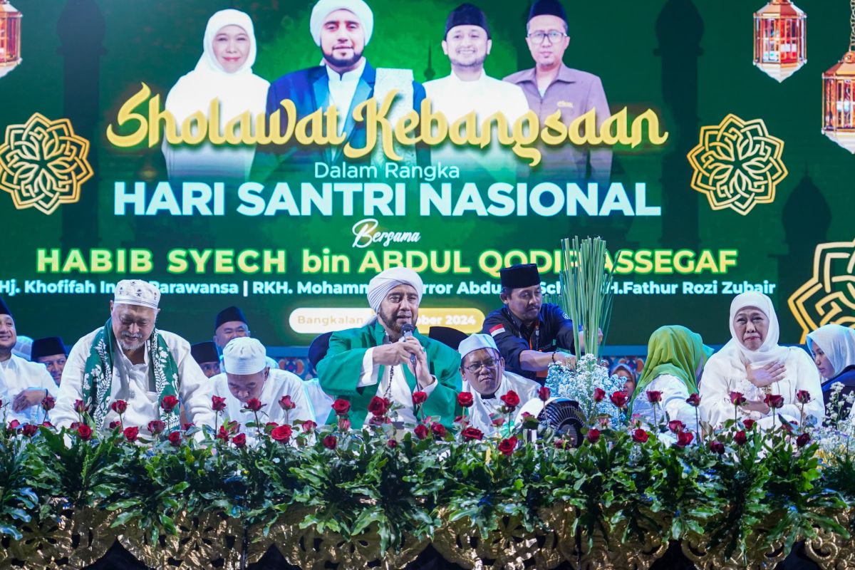 Habib Syech apresiasi pencapaian Khofifah bangun Jatim di periode pertama