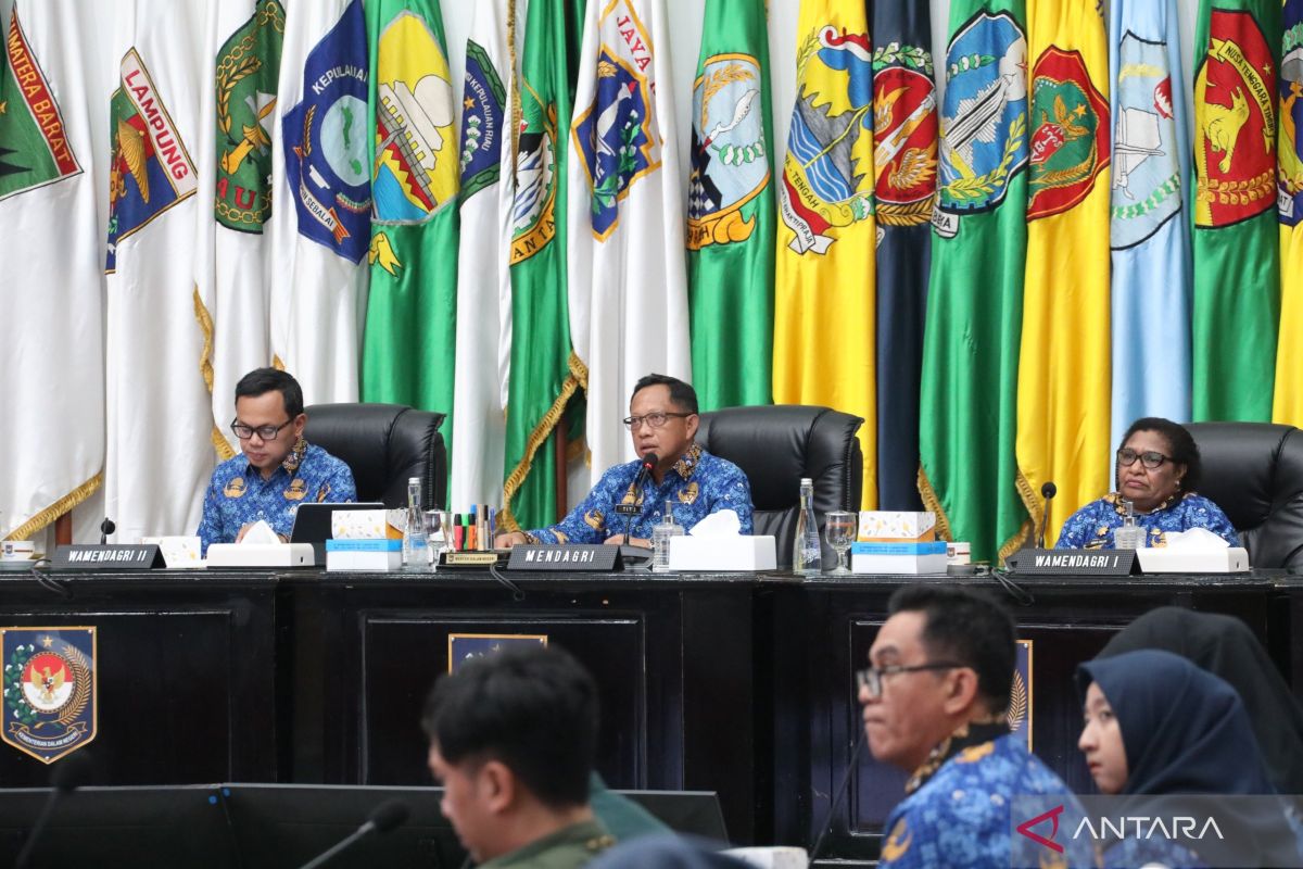 Mendagri Tito minta pemda waspadai kenaikan harga lima komoditas