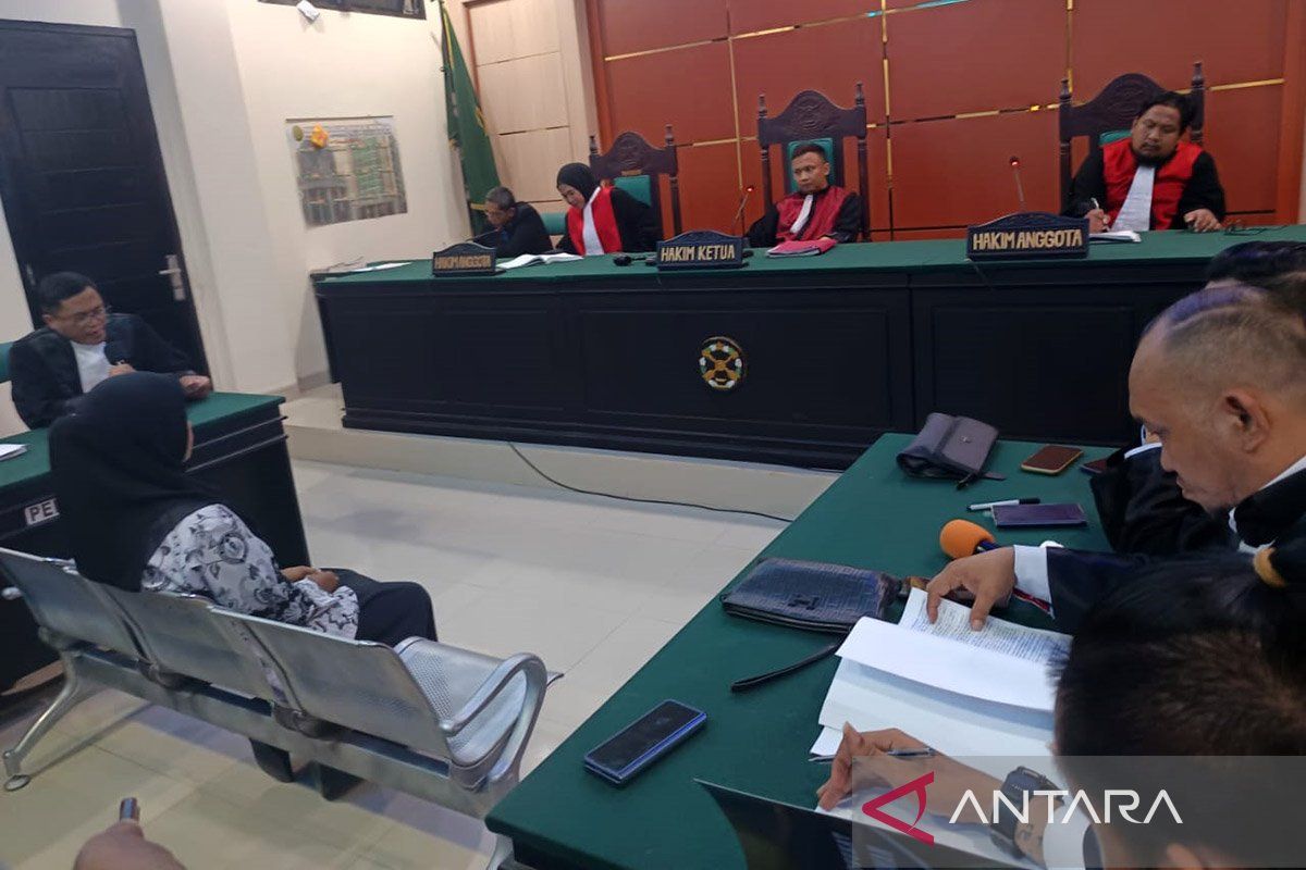 JPU dan penasihat beda pendapat, hakim tunda sidang Supriyani