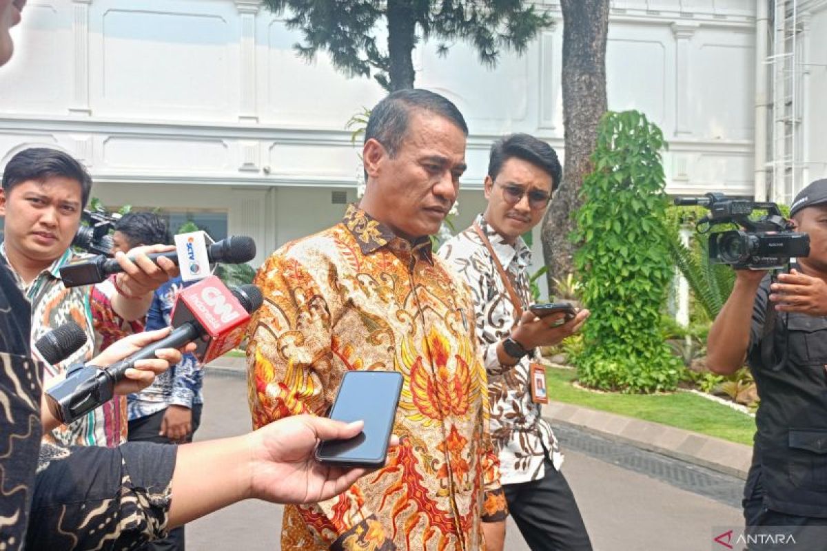 Mentan Amran: Pemutihan utang petani akan dibahas bersama