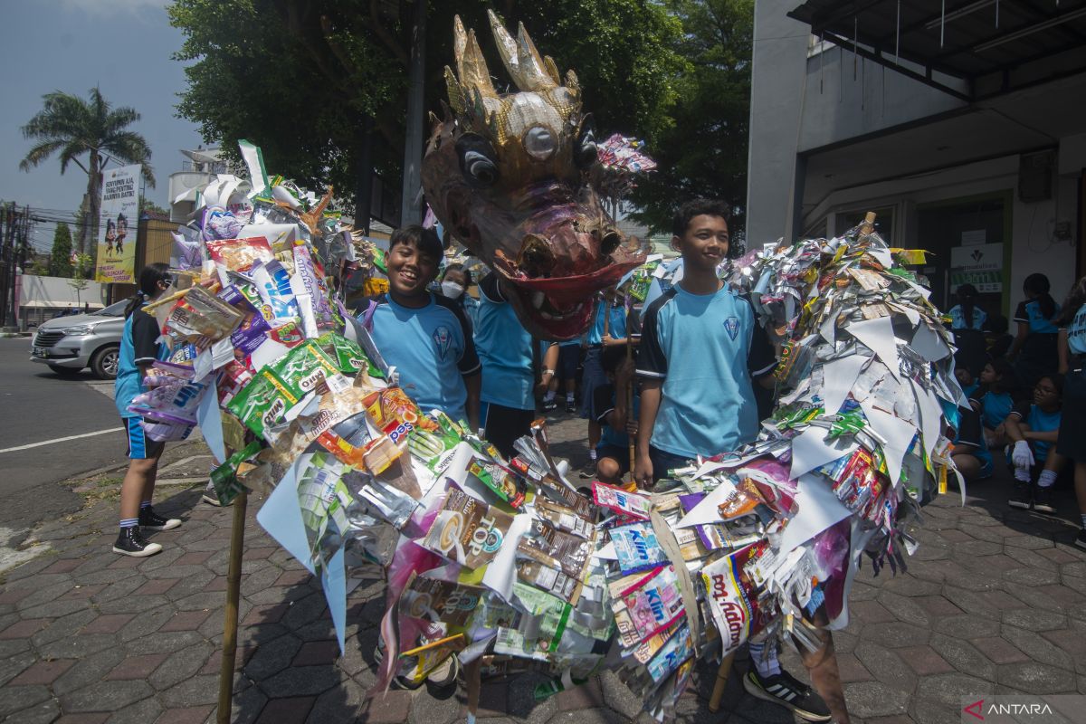 Ribuan pemuda bersatu lawan krisis sampah