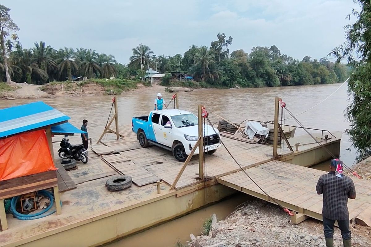 Kado manis HLN ke-79, PLN Riau Kepri terangi 69 dusun terpencil di Riau