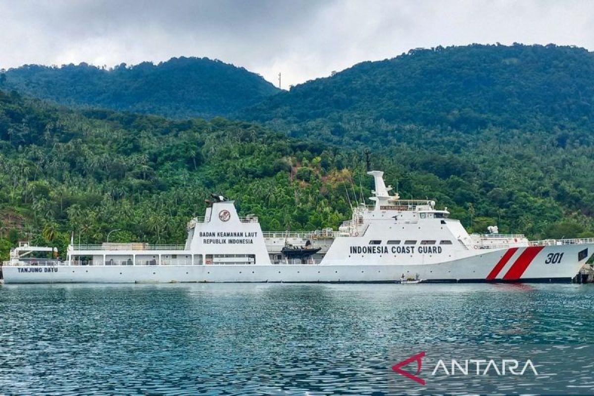 KN Tanjung Datu 301 lakukan operasi keamanan di Laut Natuna Utara