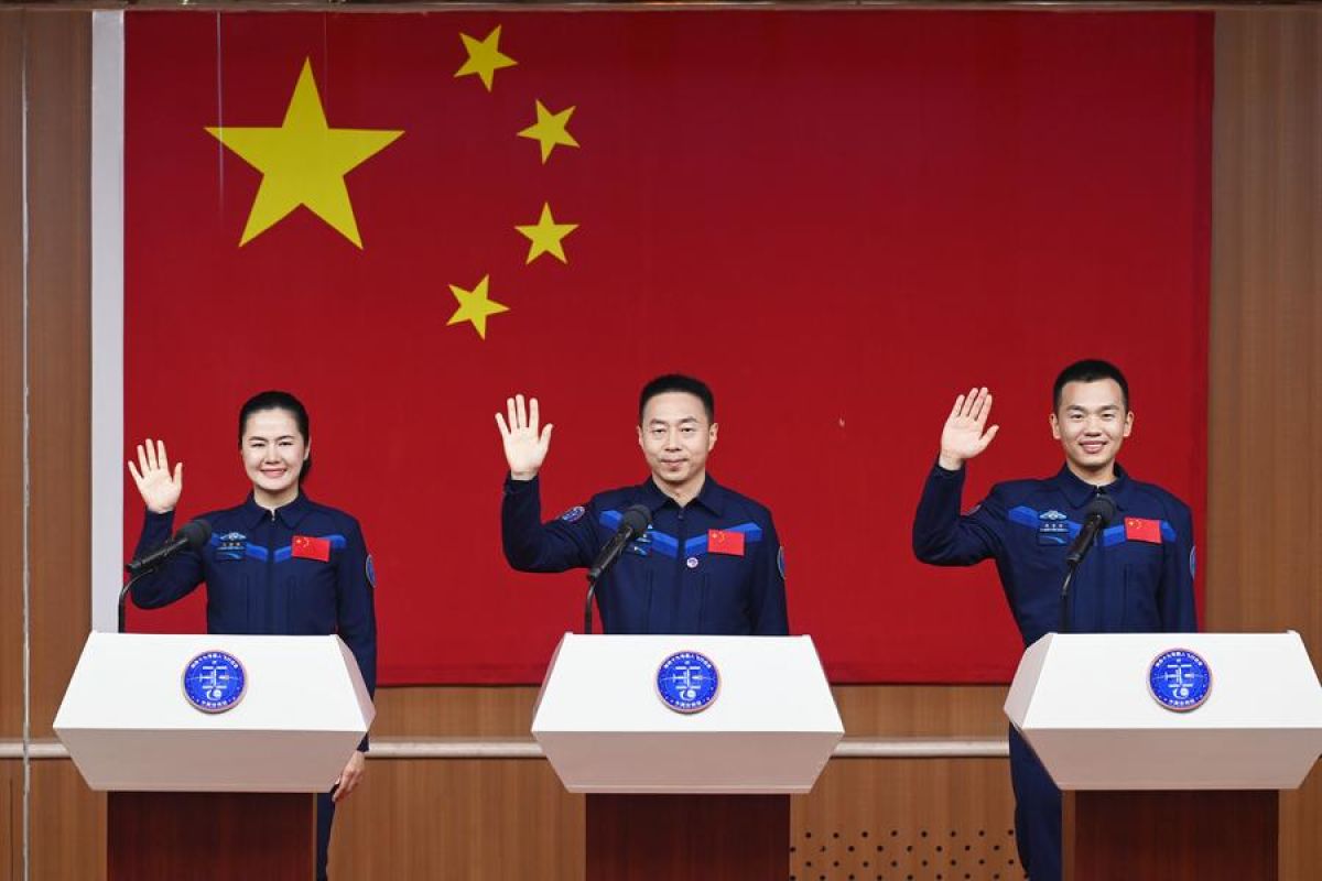 Kru Shenzhou-19 China akan lakukan 86 eksperimen antariksa