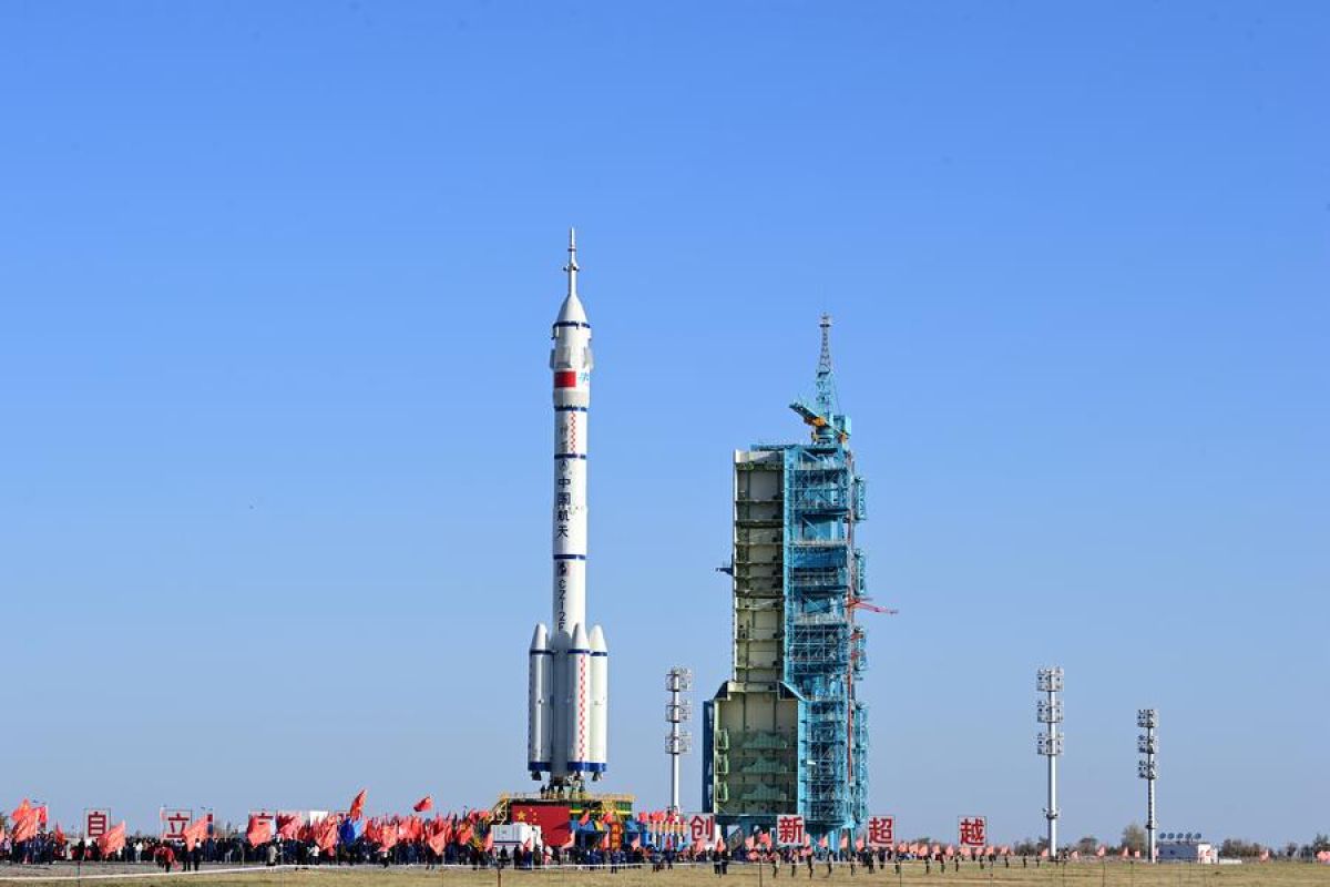 China luncurkan pesawat antariksa berawak Shenzhou-19 pada 30 Oktober