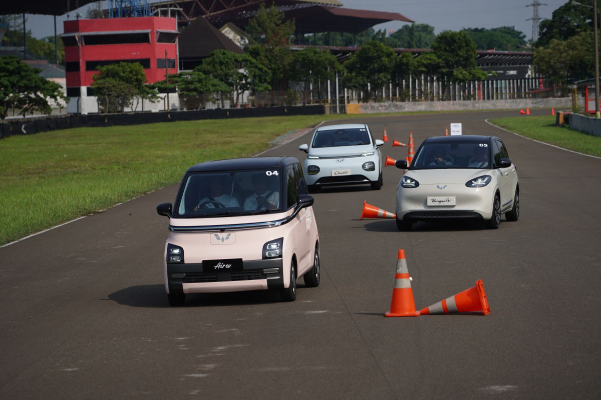 Mengenal tiga mobil listrik ramah lingkungan yang diproduksi di Indonesia