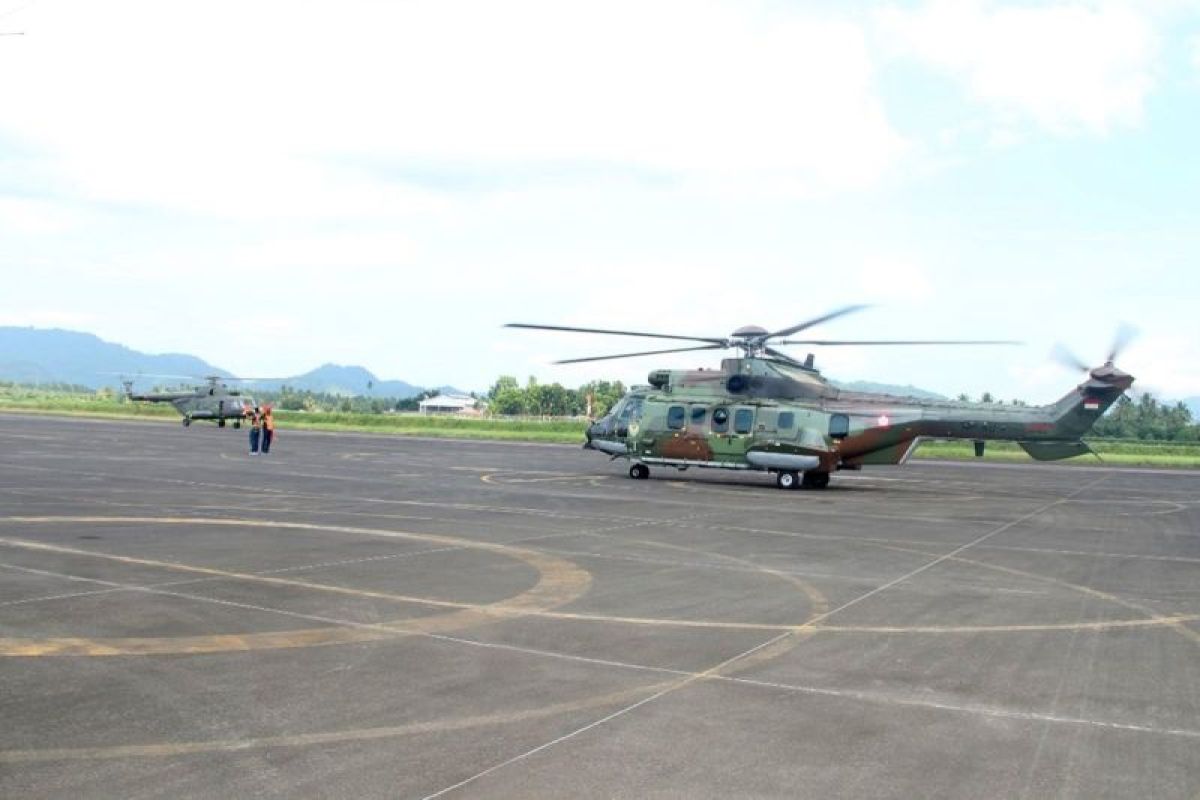 Dua helikopter jalankan misi kemanusiaan nginap di Lanud Sam Ratulangi