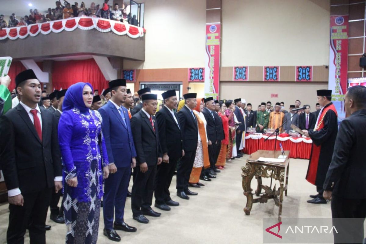 30 anggota DPRD Kolaka periode 2024-2029  resmi dilantik