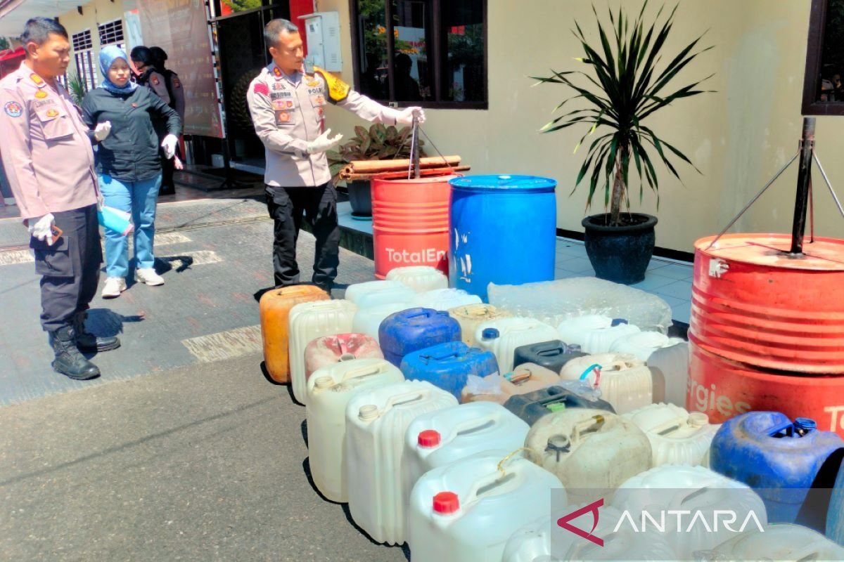 Aparat Polres Rejang Lebong komitmen berantas peredaran minuman keras