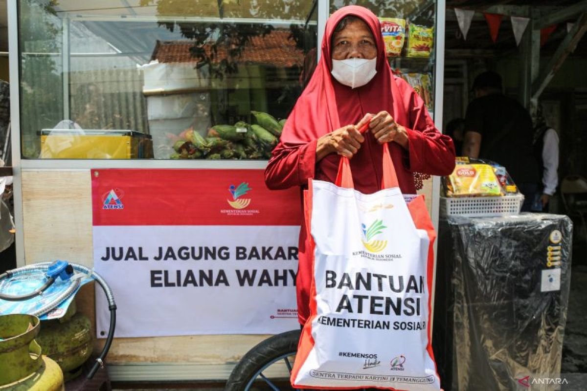 Indonesia's ministry urges public role in welfare program