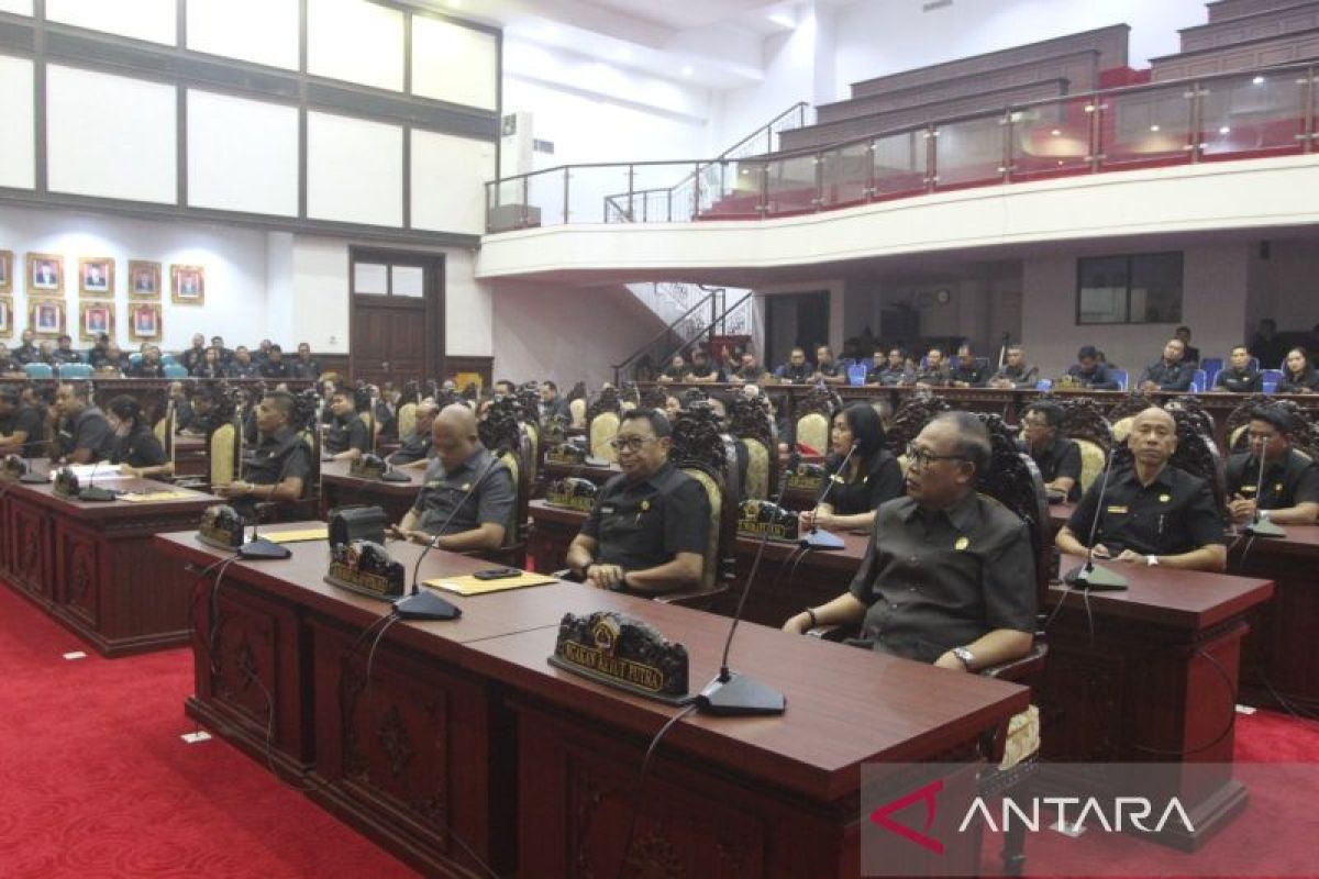 Empat fraksi DPRD Gianyar berikan pandangan umum RAPBD 2025