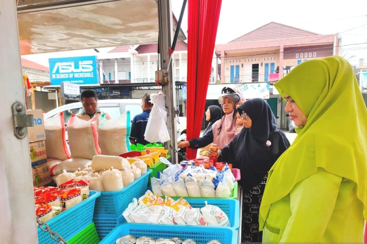 Dinas Pangan Kota Solok gelar bazar bahan pangan murah