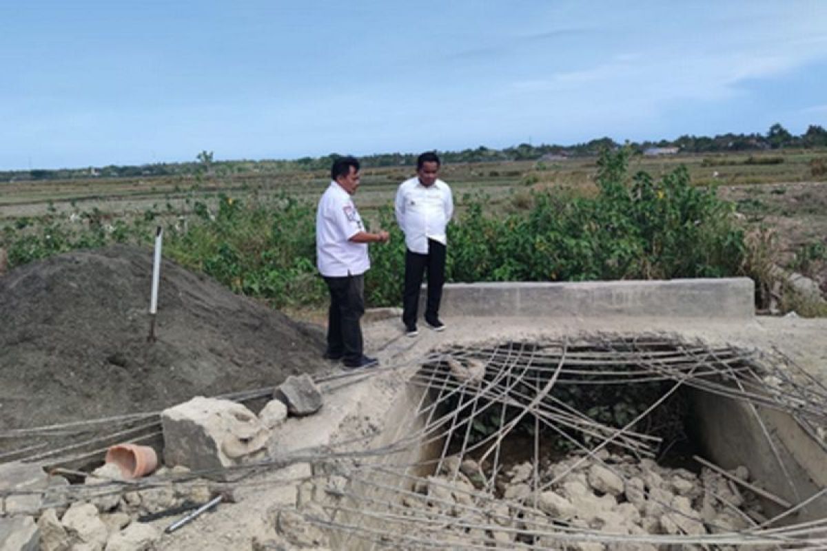 Pj Bupati Jeneponto tinjau Jembatan Deker Panaikang yang ambruk