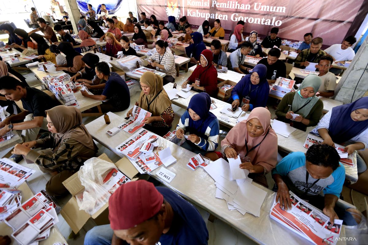 KPU Kabupaten Gorontalo mulai pelipatan surat suara