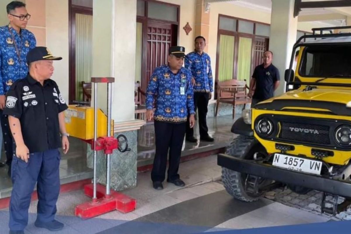 Dishub Probolinggo lakukan uji laik jalan jeep wisata Gunung Bromo