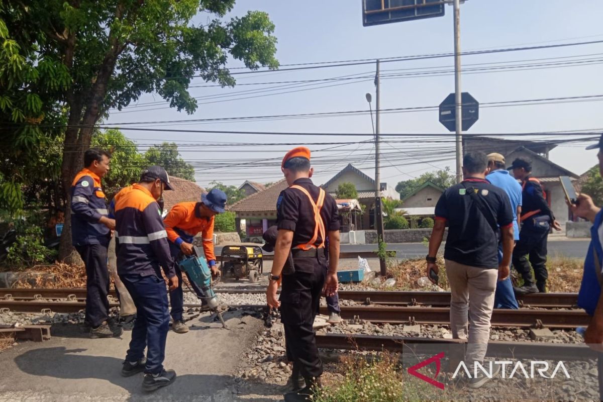 KAI tutup perlintasan sebidang liar di Beji Pasuruan