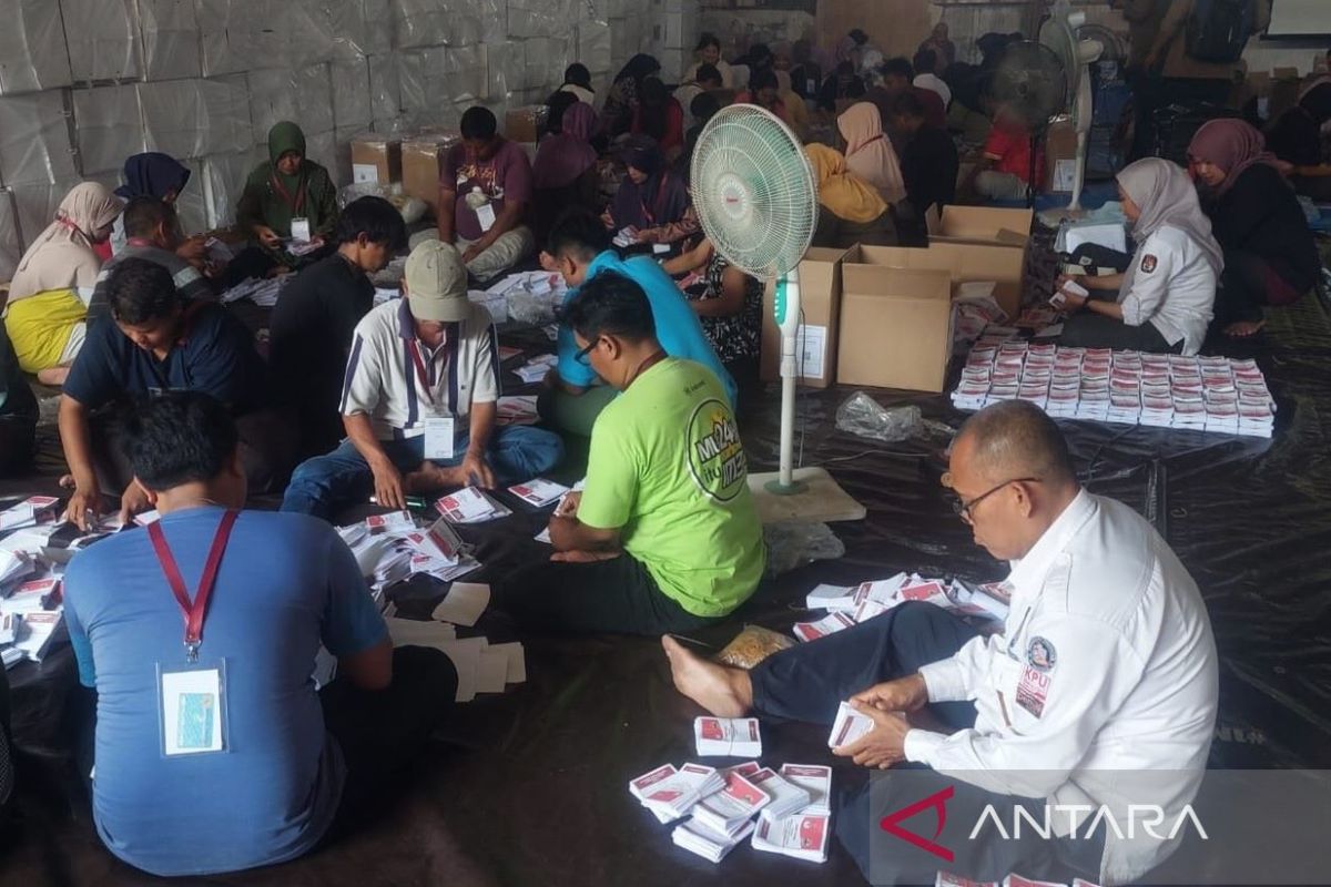 12 difabel dilibatkan dalam sortir surat suara Pilkada 2024 di Kudus