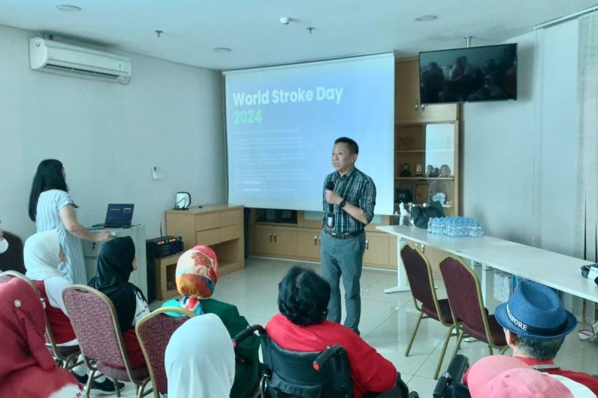 Hari Stroke Sedunia, Eka Hospital BSD gelar seminar kesehatan bersama komunitas