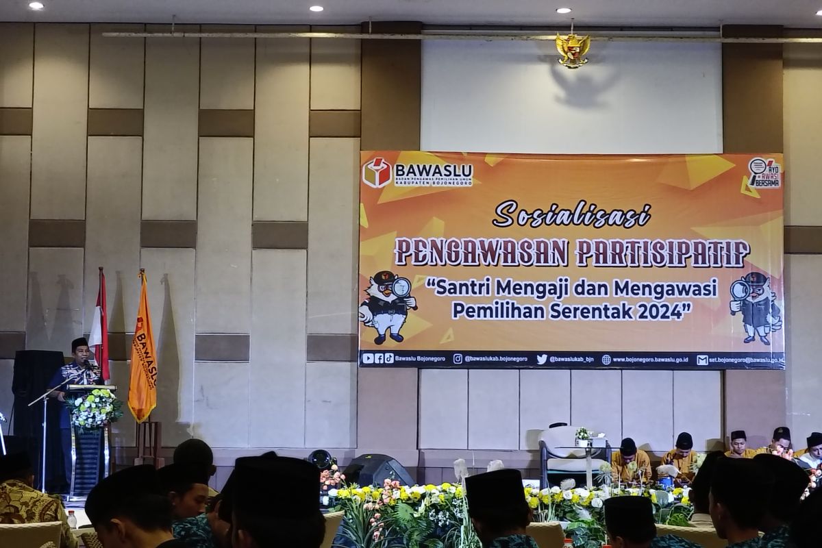 Pemkab Bojonegoro minta santri turut serta awasi Pilkada 2024