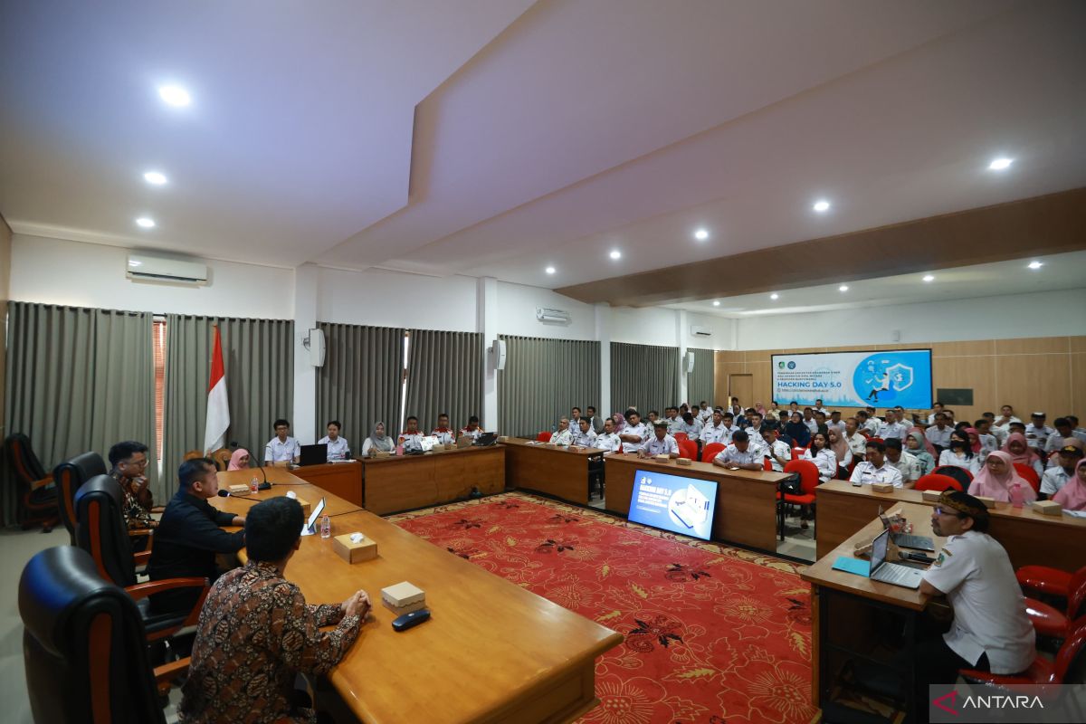 Pemkab Banyuwangi bekali ASN pengetahuan dasar keamanan siber