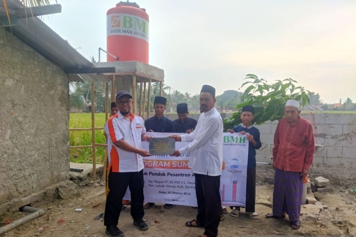 BMH serahkan bantuan sumur bor dan MCK untuk Pesantren An-Nidzam