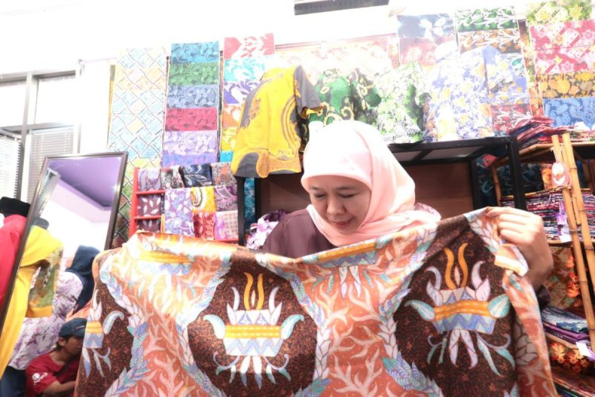 Khofifah kunjungi kawasan usaha batik khas Sidoarjo