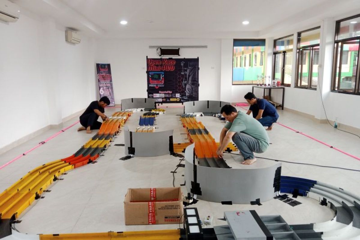 Komunitas tamiya Belitung gelar open race mini 4 WD