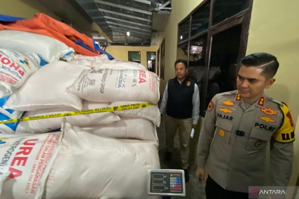 Police seize 25 tons of subsidized fertilizer hoarded in Garut