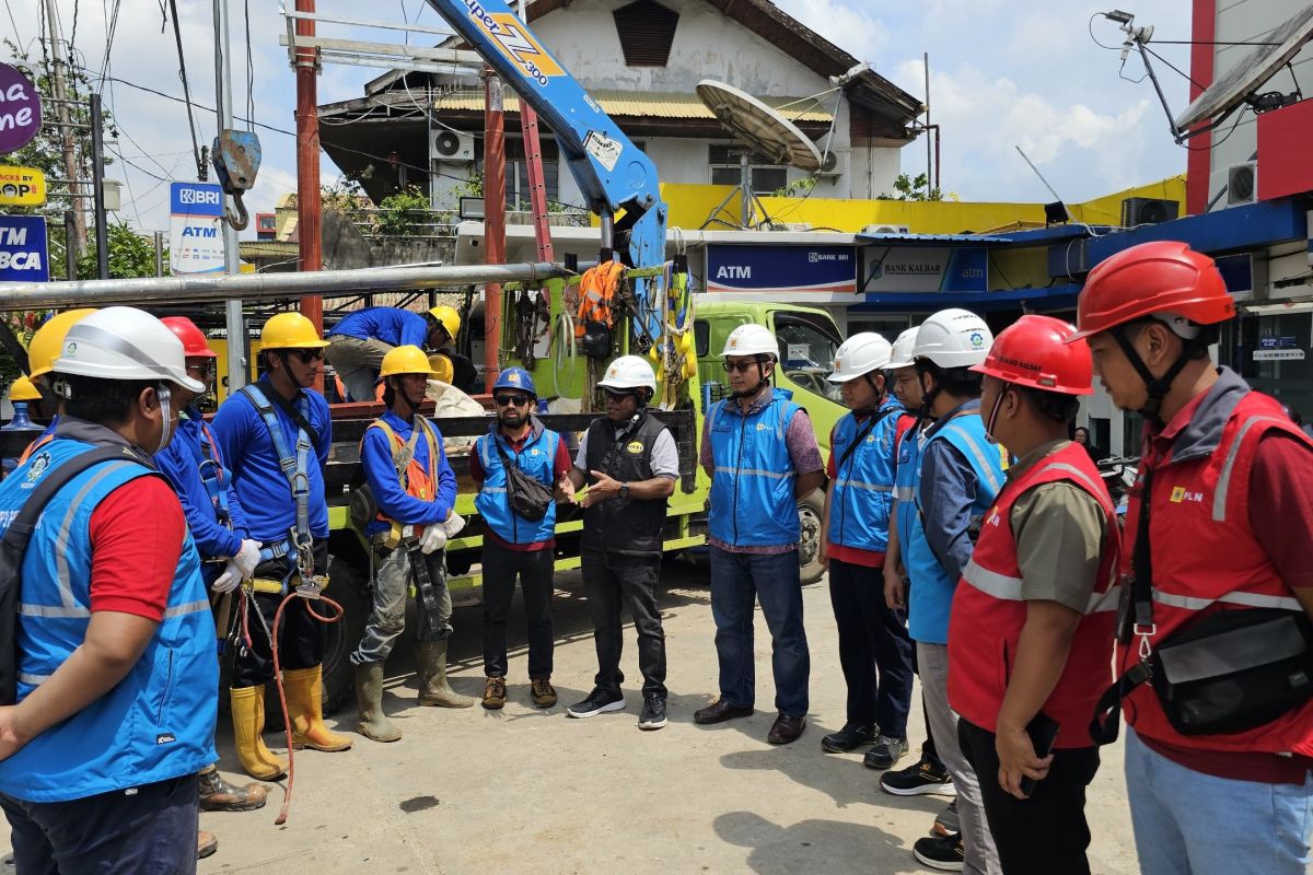 PLN pastikan petugas di lapangan disiplin APD