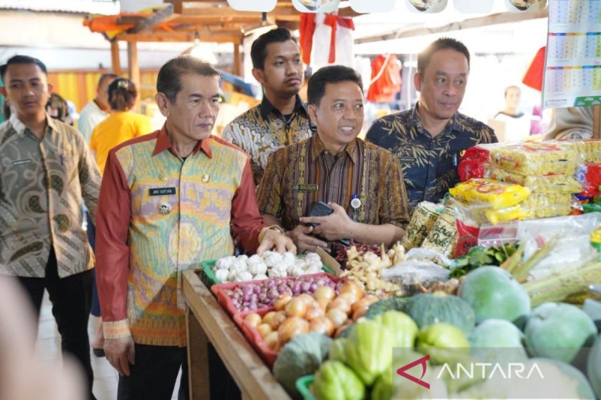 Satgas Pangan Kota Pontianak sidak harga pangan di pasar kendalikan inflasi