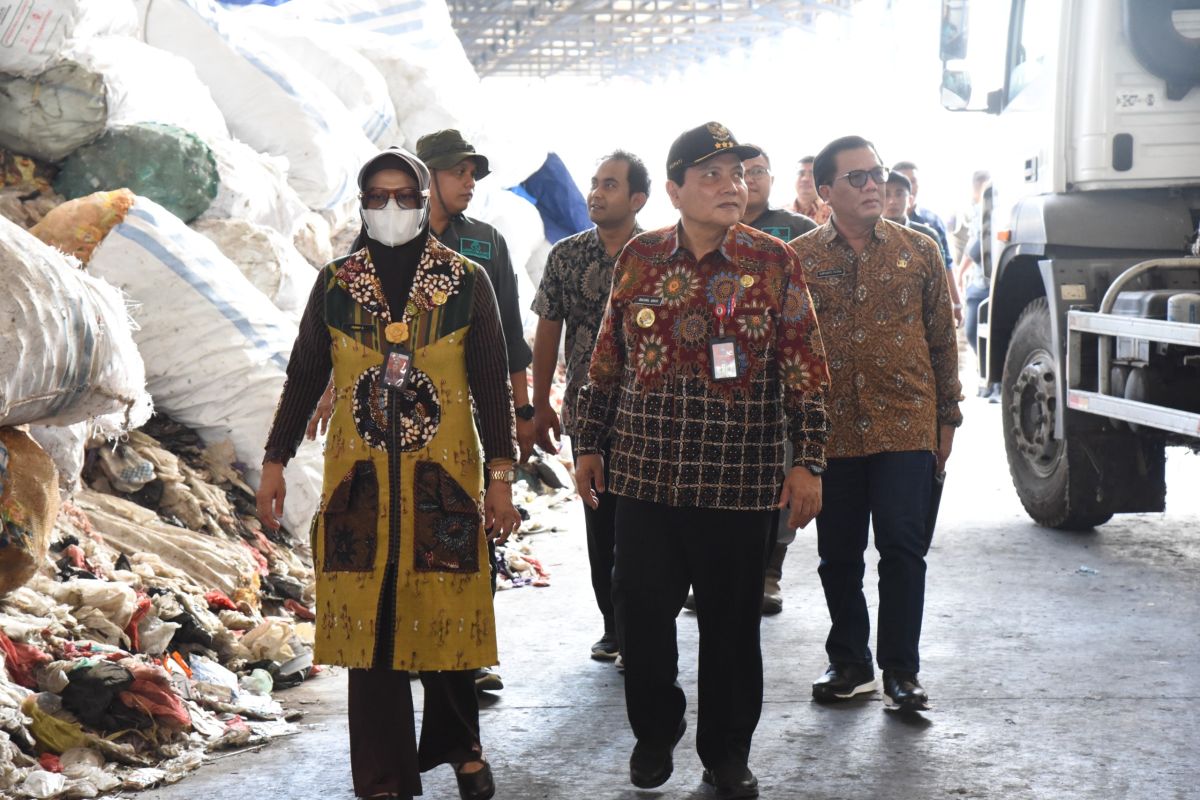 Pemkab Sidoarjo berkomitmen atasi masalah sampah dan pengelolaannya